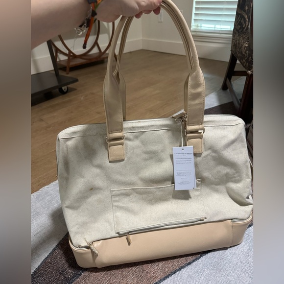 NEW NWT Beis Weekend Bag in Beige - Picture 5 of 6